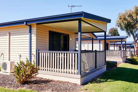 Midland Tourist Park - Accommodation Mermaid Beach 4
