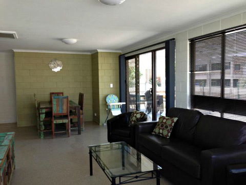 Petes Place - Accommodation Mermaid Beach 0