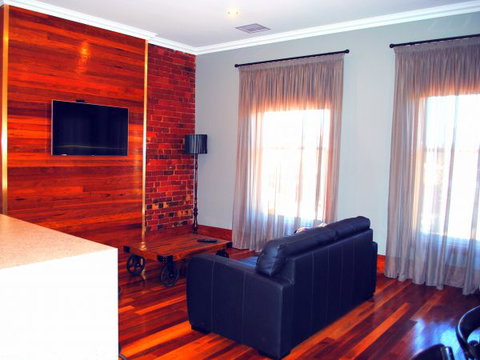 Sublime Spa Apartments On Murphy - Accommodation Mermaid Beach 2