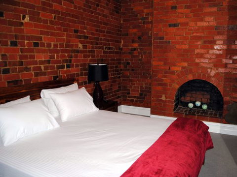 Sublime Spa Apartments On Murphy - Accommodation Mermaid Beach 3