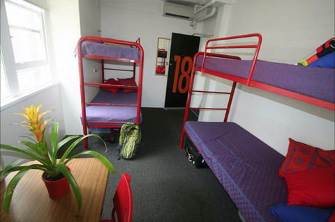 Zing! Backpackers Hostel - Accommodation Mermaid Beach 9