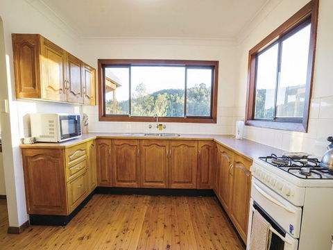 Big Yango House - Accommodation Mermaid Beach 2