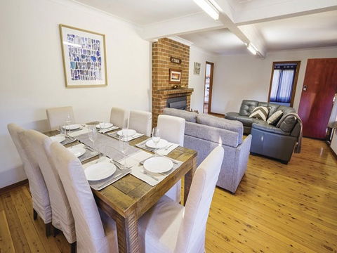 Big Yango House - Accommodation Mermaid Beach 3