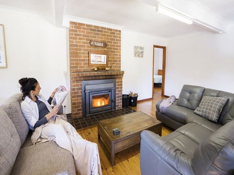 Big Yango House - Accommodation Mermaid Beach 4
