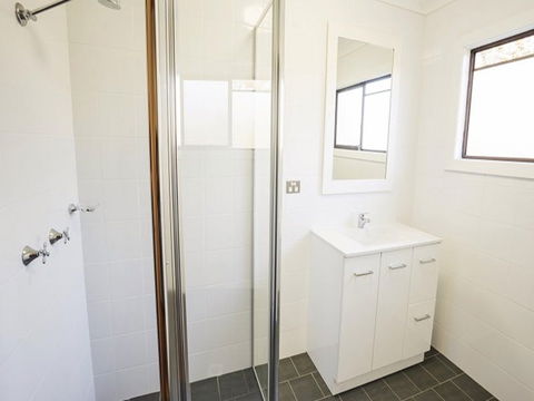 Big Yango House - Accommodation Mermaid Beach 6