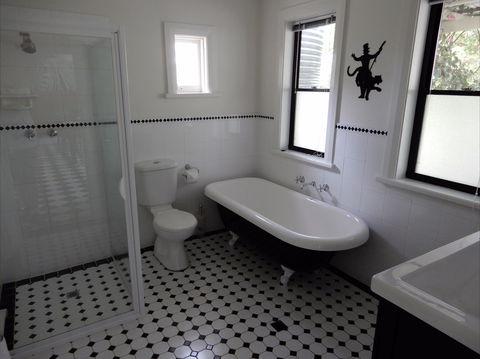 Dot's House - Accommodation Mermaid Beach 3