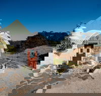 Earthship Ironbank - Accommodation Mermaid Beach