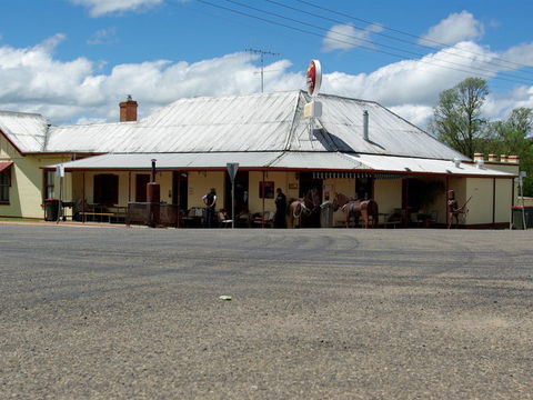 Royal Hotel Dalton - Accommodation Mermaid Beach 0