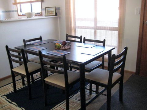 Laubelna's - Accommodation Mermaid Beach 2