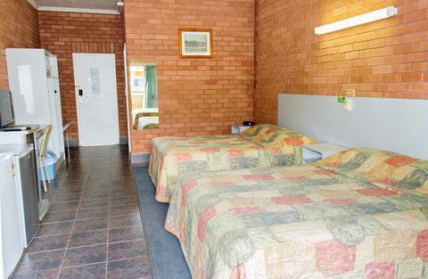 Litchfield Motel - Accommodation Mermaid Beach 2