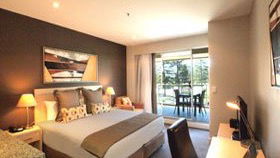 Oaks Plaza Pier Hotel - Accommodation Mermaid Beach 0
