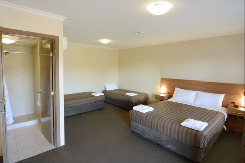 Seabrook Hotel Motel - Accommodation Mermaid Beach 1
