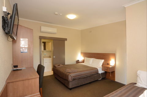 Seabrook Hotel Motel - Accommodation Mermaid Beach 2