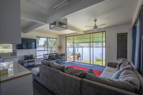 Serenity Now - Accommodation Mermaid Beach 5