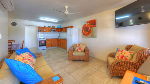 Sky View Units - Accommodation Mermaid Beach 2