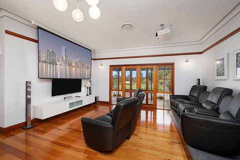 Stonegate - Accommodation Mermaid Beach 5