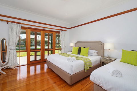 Stonegate - Accommodation Mermaid Beach 6