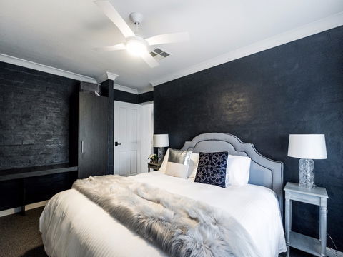 WhiteVale Estate - Accommodation Mermaid Beach 4