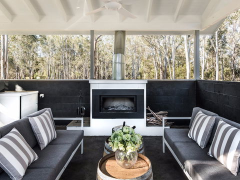 WhiteVale Estate - Accommodation Mermaid Beach 7