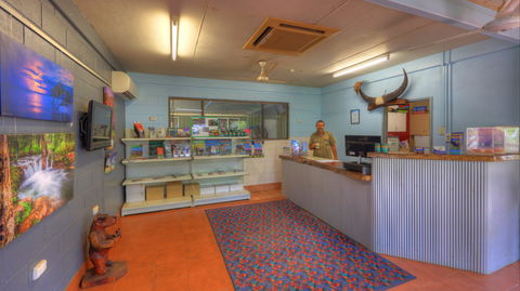 Batchelor Holiday Park - Accommodation Mermaid Beach 1