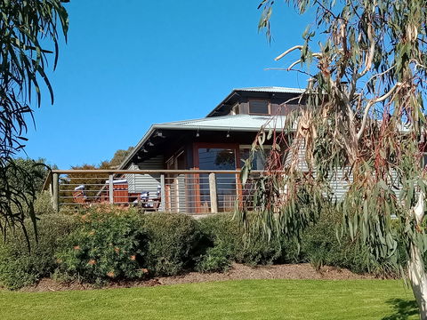 Butler's Bend Holiday Villa - Accommodation Mermaid Beach 0