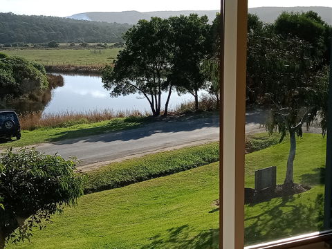 Butler's Bend Holiday Villa - Accommodation Mermaid Beach 6