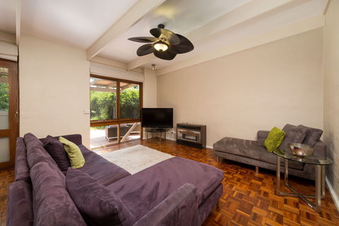 Crisp Street Cottage - Accommodation Mermaid Beach 2
