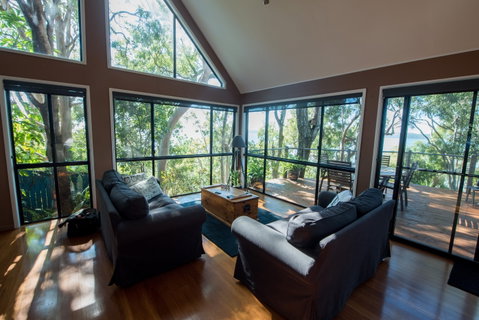 Curious Cottages - Accommodation Mermaid Beach 1