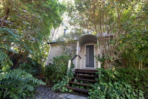 Curious Cottages - Accommodation Mermaid Beach 5