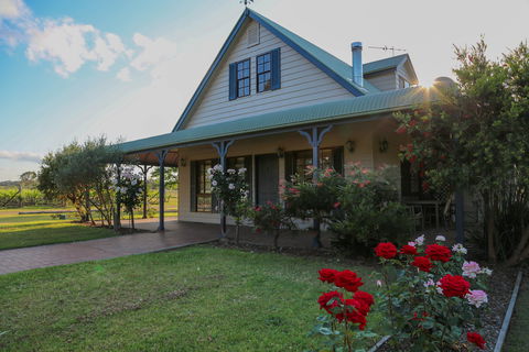 Emma's Cottage Vineyard - Accommodation Mermaid Beach 0