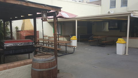 Great Eastern Hotel Motel Young - Accommodation Mermaid Beach 0