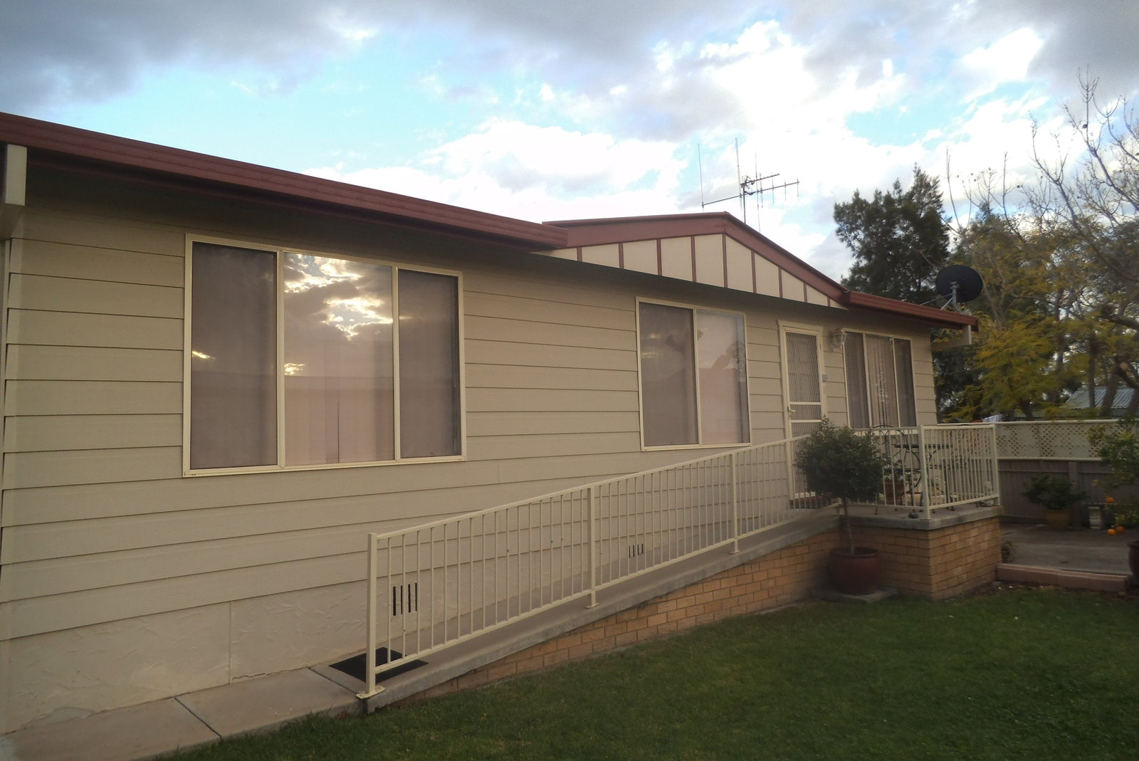 Bedgerabong NSW Accommodation Mermaid Beach