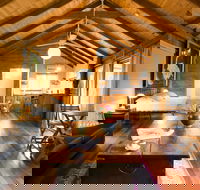 Mavis's Kitchen and Cabins - Accommodation Mermaid Beach