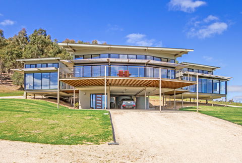 McLaren Eye - Accommodation Mermaid Beach 1
