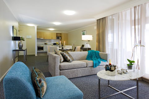 Pacific Suites Canberra - Accommodation Mermaid Beach 5