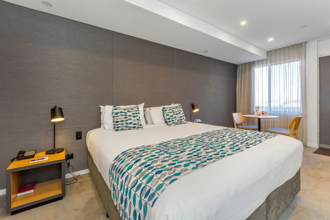 Quality Hotel Lighthouse - Accommodation Mermaid Beach 2