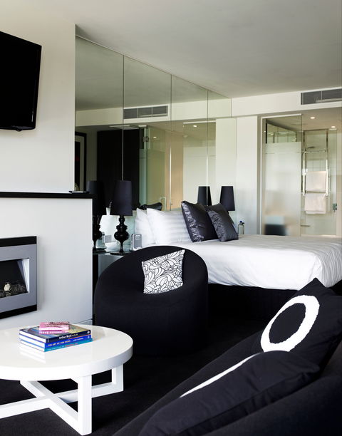 The Cullen - Accommodation Mermaid Beach 3