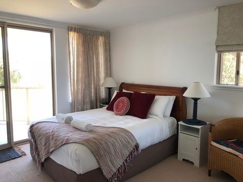 Whale Watch Ocean Beach Resort - Accommodation Mermaid Beach 1
