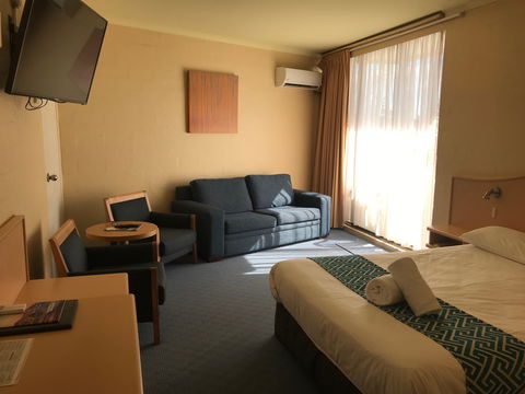 Palm Court Motor Inn - Accommodation Mermaid Beach 2