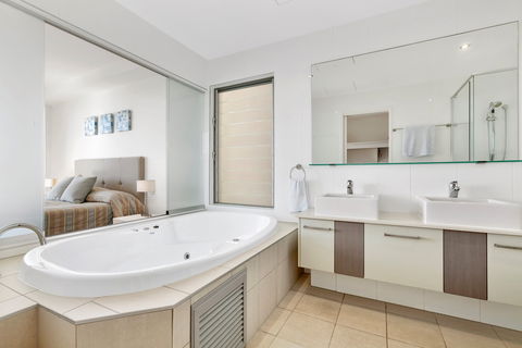 Rainbow Sea Resort - Accommodation Mermaid Beach 2