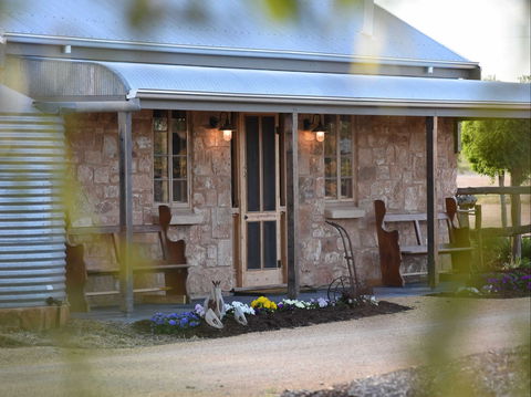 Riverline Cottage - Accommodation Mermaid Beach 0