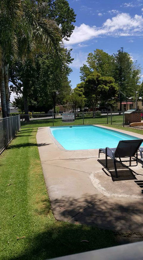 Young Caravan Tourist Park - Accommodation Mermaid Beach 1
