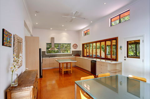 Aurora - Accommodation Mermaid Beach 1