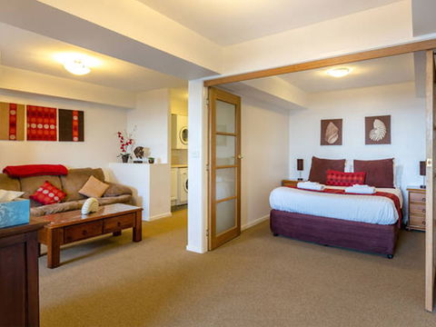 Beach Apartments - Accommodation Mermaid Beach 2