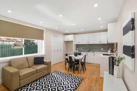 Belmont Executive Apartments - Accommodation Mermaid Beach 2