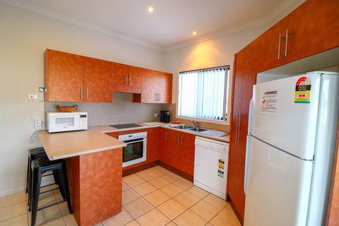 Flexi Five- Belmont - Accommodation Mermaid Beach 2