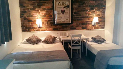 Hornsby Inn - Accommodation Mermaid Beach 0