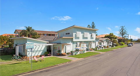 La Costa Motel - Accommodation Mermaid Beach 0
