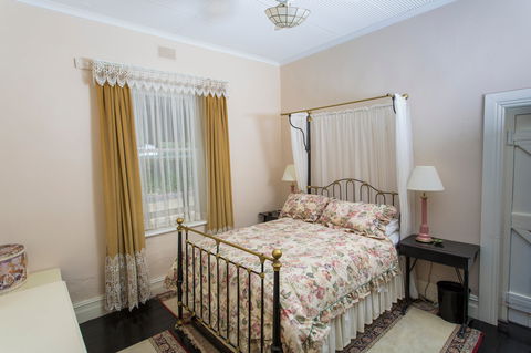 Red Gum Retreat - Accommodation Mermaid Beach 2