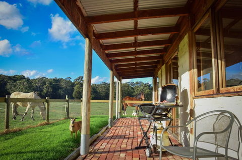 The Glen Farm Cottages - Accommodation Mermaid Beach 0